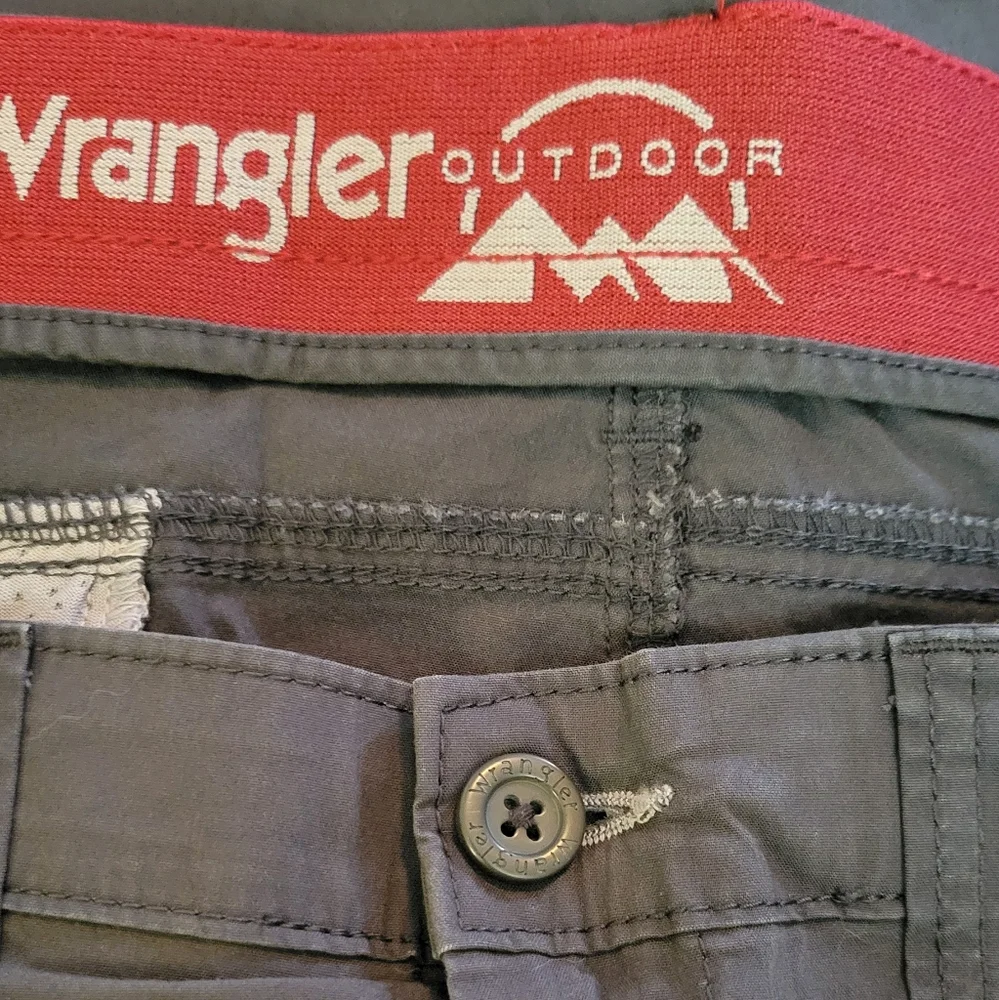 Outdoor Performance Shorts Size 44